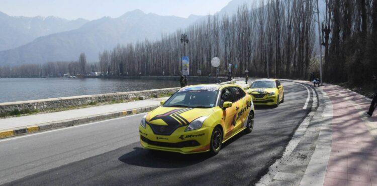 A roaring show of Formula-4 Car run on the banks of Srinagar Dal lake
