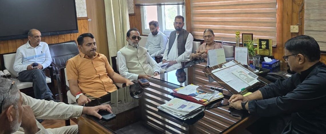 Legislators, delegations call on Javed Rana