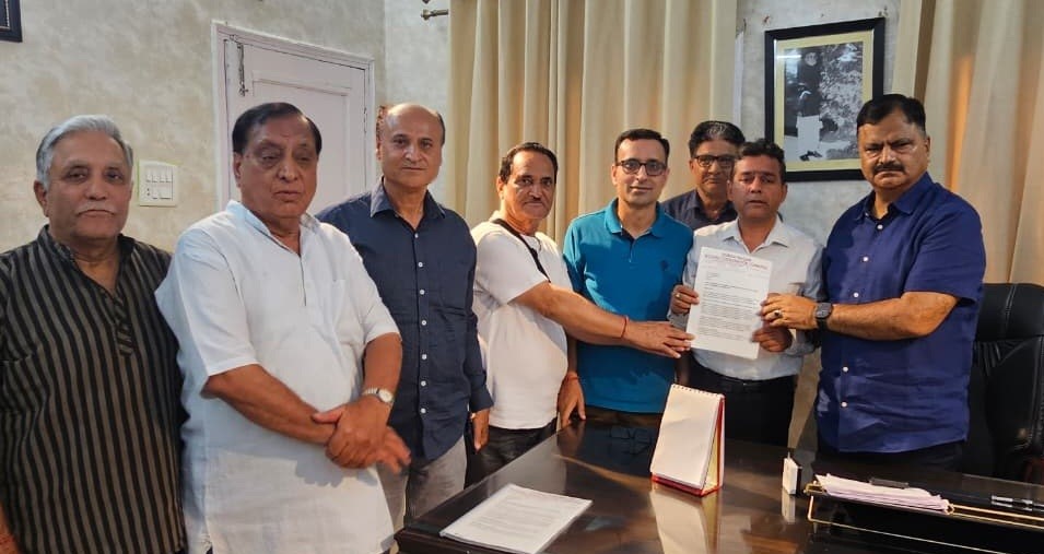 Javed Rana assures action on public issues in Durga Nagar