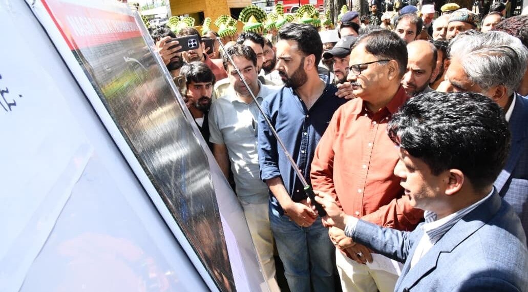 Rana reviews development works in Shopian, Pulwama districts