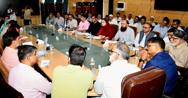 Rana reviews water supply, irrigation, forest, tribal issues of Khanyar, Hazratbal constituencies