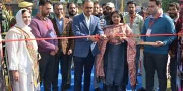 Secy RDD inaugurates 10-day SARAS Mela in Srinagar
