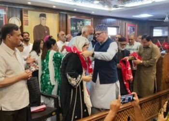 Safina Baig Joins NC in Presence of Dr Farooq, CM Omar