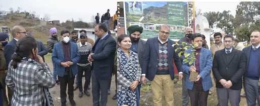SanjeevVerma visits border areas of Rajouri; Inspects dev projects, interacts with PRIs, SHGs, VFC
