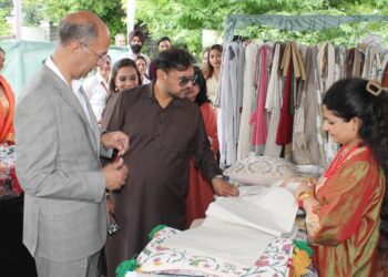 Satish Sharma pitches for promotion of indigenous products at Maple, Ivy Flea Market in Srinagar