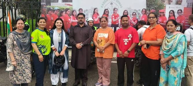 Satish Sharma flags off ‘Ride with Pride 3.0’ All-Women Motorbike expedition