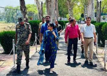 Secretary Transport reviews Vibrant Villages Programme at Suchetgarh