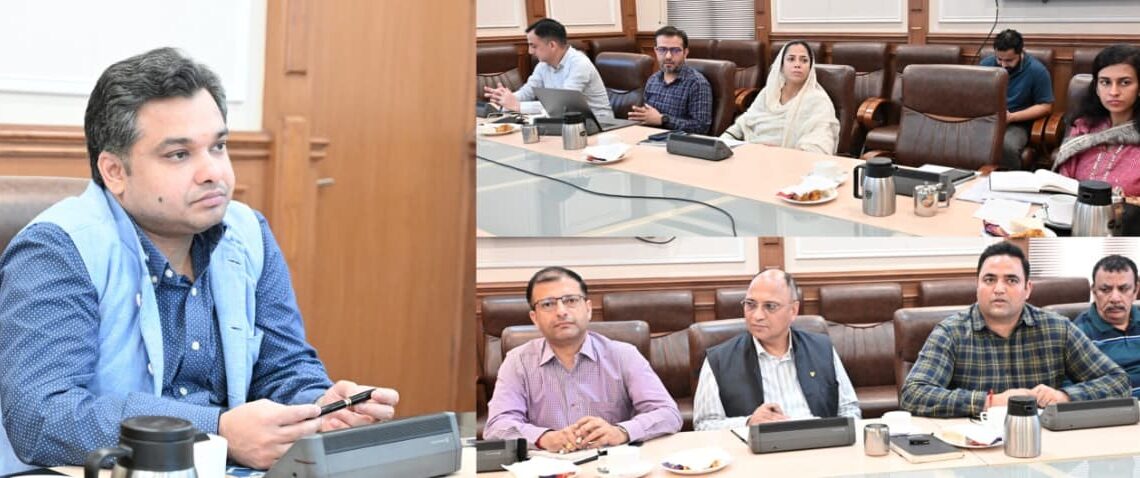 Secy IT reviews progress of key IT initiatives at Civil Sectt