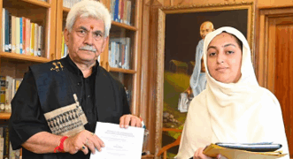BJP’s Sehar Khan Calls On LG Sinha
