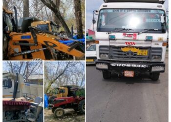 Police seize vehicles, machinery in Pulwama illegal mining crackdown