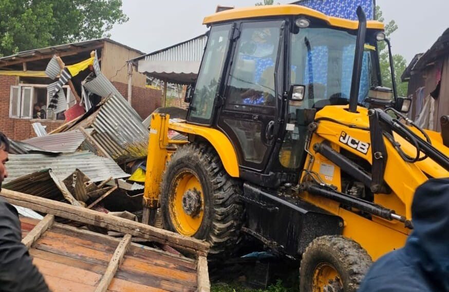 Illegal Structure of Drug Peddler Demolished in Srinagar
