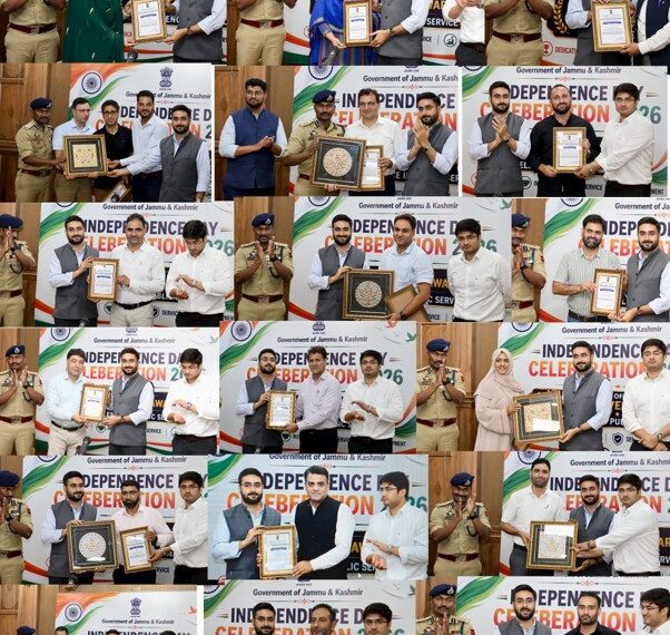 Srinagar Admin felicitates meritorious Civil & Police Officials in the run up to I-Day Celebrations