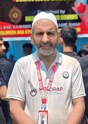 Shabir Khan Receives Infotel Award for 196 Blood Donations