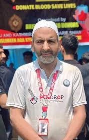 Shabir Khan Receives Infotel Award for 196 Blood Donations
