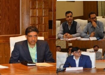 Shantmanu visits Budgam, reviews process of ongoing SSR