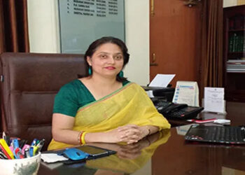 Comr Secy SWD visits Shopian, Inspects functioning of MSK, OSC, ICPH