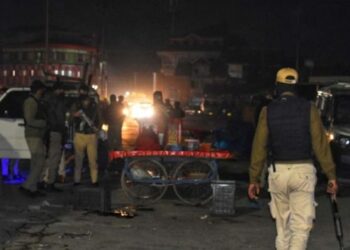 Civilian shot dead in Budgam; non-local vendor critically wounded in Pulwama