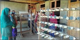 Handloom deptt empowers scores of youth through its network of training centres in Udhampur distt