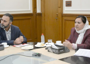 Sakeena Itoo comprehensively assesses  Winter Preparedness across South Kashmir distts   