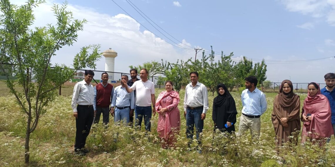 SKUAST-K VC Visits Pampore Station, Inaugurates Molecular Lab to Boost Saffron Research