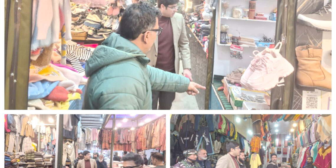 City Municipal Commr Srinagar visits Vending Zone at Lal Chowk