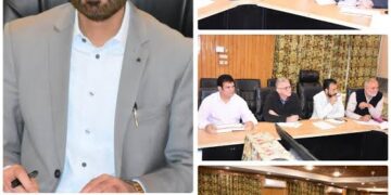 City Municipal Commr Srinagar chairs reviews compliance with MDC Directions on Traffic Management in Srinagar