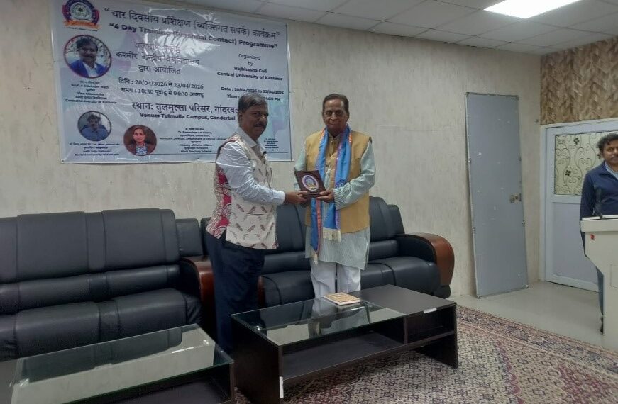 Dr.Somdev Bhardwaj delivers lecture at CUKashmir