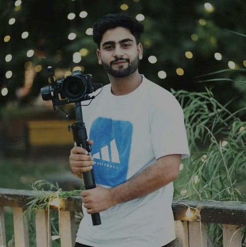 Sopore’s Young Camera Hand Builds Career Behind the Lens