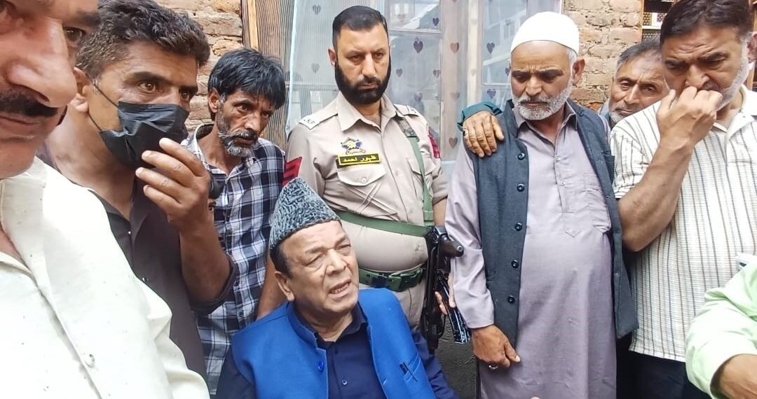 Speaker visits fire affected families at Pakherpora, asks for immediate relief