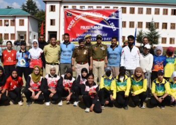 Police inaugurates Casco Cricket Tournament (Girls) in Kupwara