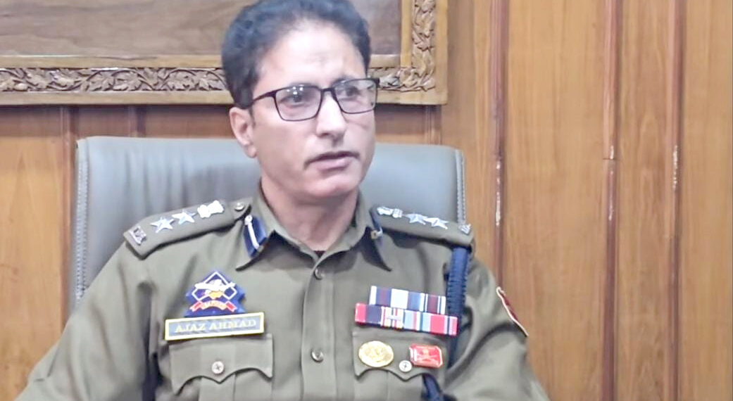 Use public transport, avoid roadside parking, Cooperate to ease congestion: SSP Traffic Srinagar
