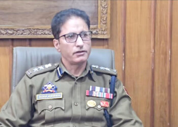 Use public transport, avoid roadside parking, Cooperate to ease congestion: SSP Traffic Srinagar