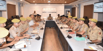 SSP Anantnag Holds Security & Crime Review Meet