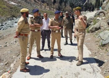 SSP Anantnag visits Pahalgam, reviews Yatra route, tourist safety