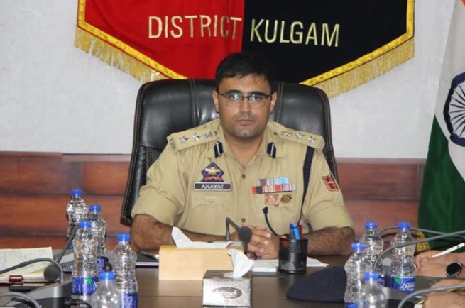 SSP Kulgam Reviews Security Scenario and Anti-Terror Operations at DPO Kulgam