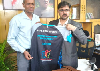 Satish Sharma unveils official Jersey for 3rd edition of Jammu Midnight Marathon