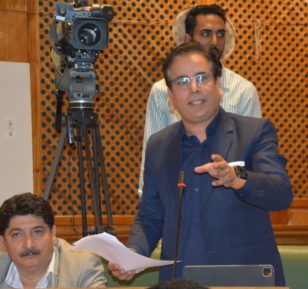 Tanvir Sadiq congratulates Speaker on successful NeVA rollout