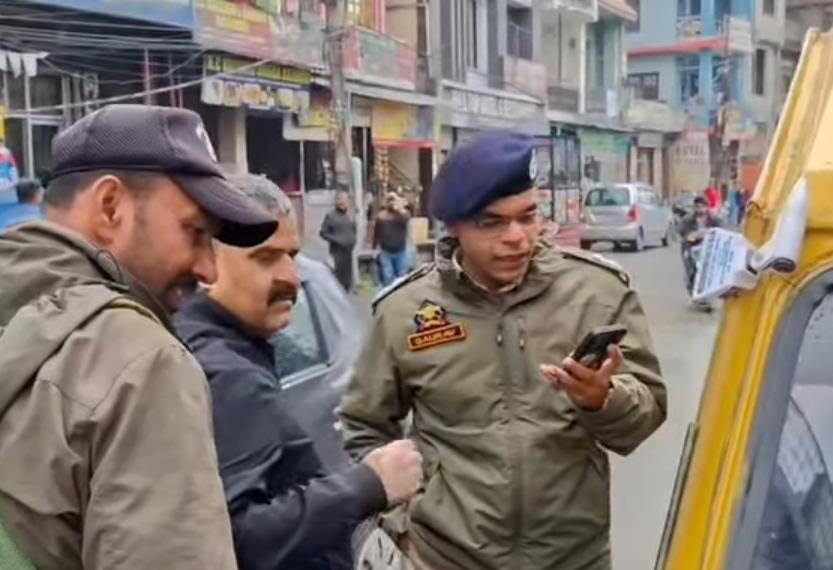Major Traffic Enforcement Drive Conducted In Rajouri: Over 20 E-Autos Seized