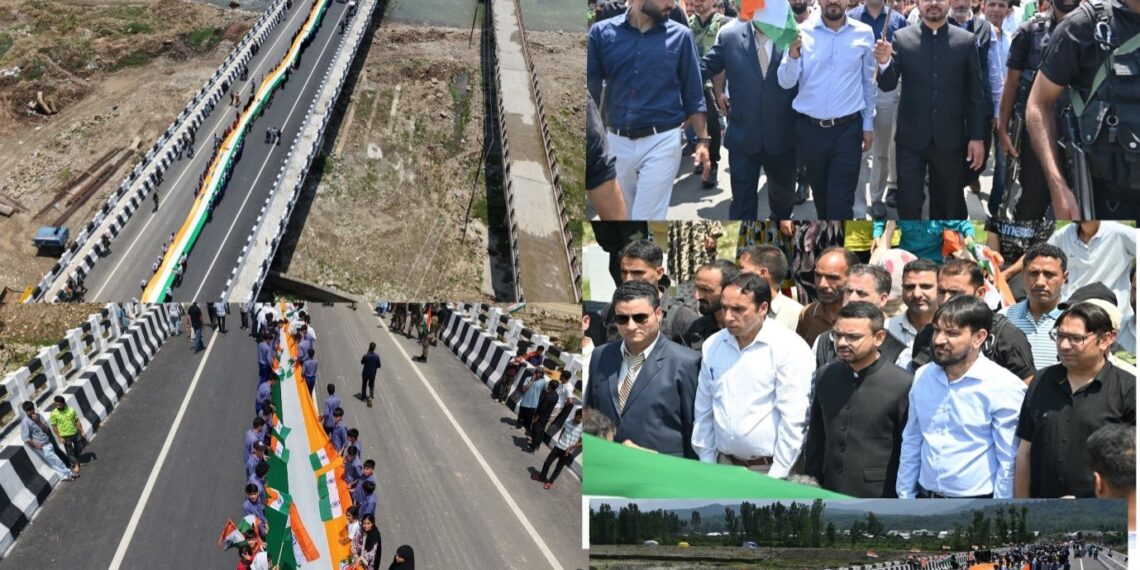 Tiranga Exhibition held on Brazloo-Pahloo bridge in Kulgam