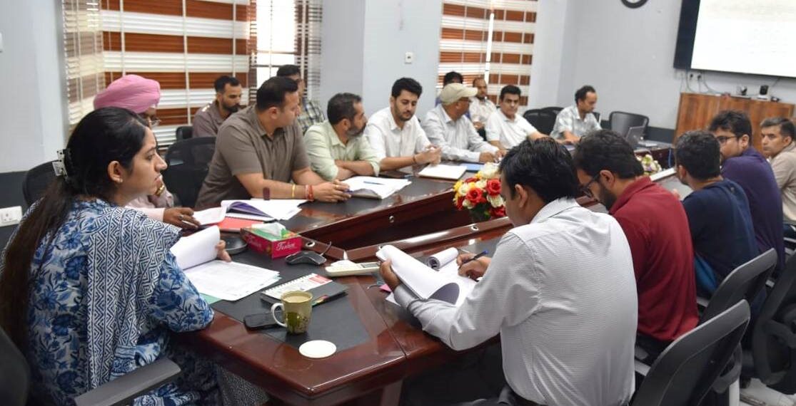 DC reviews implementation of PMAY -Urban 2.0 in Udhampur