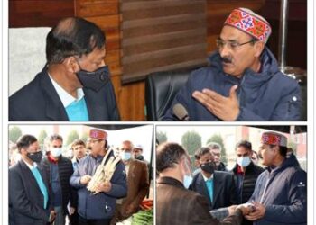 Union Addl Secy visits Organic Vegetable Market Lalmandi, Reviews implementation of agriculture schemes in Valley