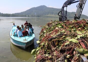 VC JKLCMA takes on-site assessment of cleanliness around SKICC, Lalit Ghat