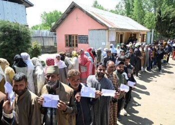 Srinagar Admin rebuts allegations of not allowing voters to come to the booths in cars