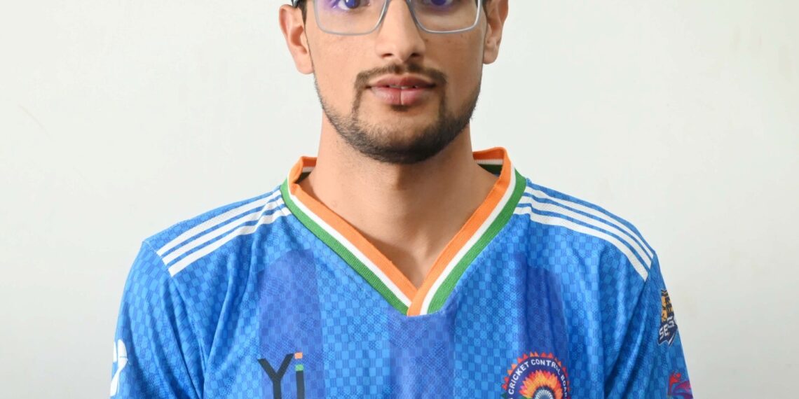 Shopian’s Waseem Bakshi selected for Indian Para Cricket Team, Meets DC at Mini Sectt