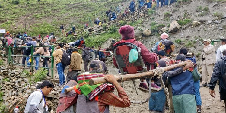 Over 20,000 perform Amaranth Yatra on day 17