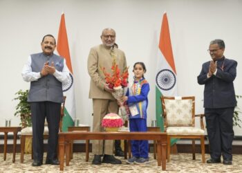 Youth Delegation from J&K  Calls on Vice President