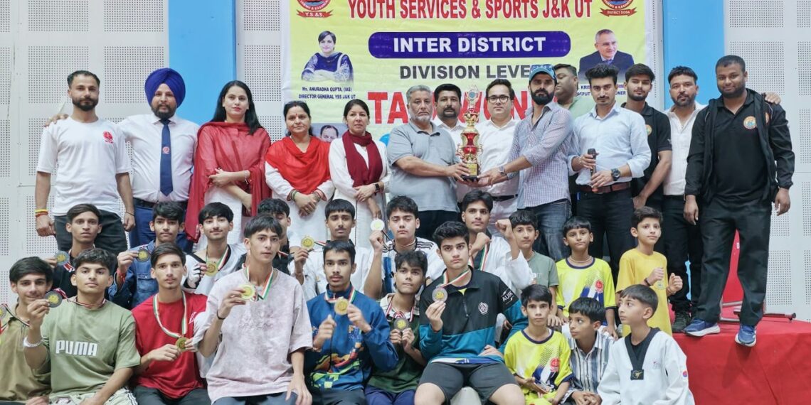 District Jammu lifts Division- level Taekwondo championship trophy