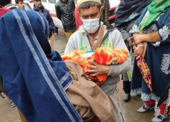 ‘Denied admission at Bandipora Hospital’, woman delivers baby at Hospital gate